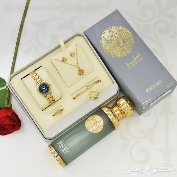 أطقم ساعات نسائية بالاسم المطلوب وعطر فخم 3