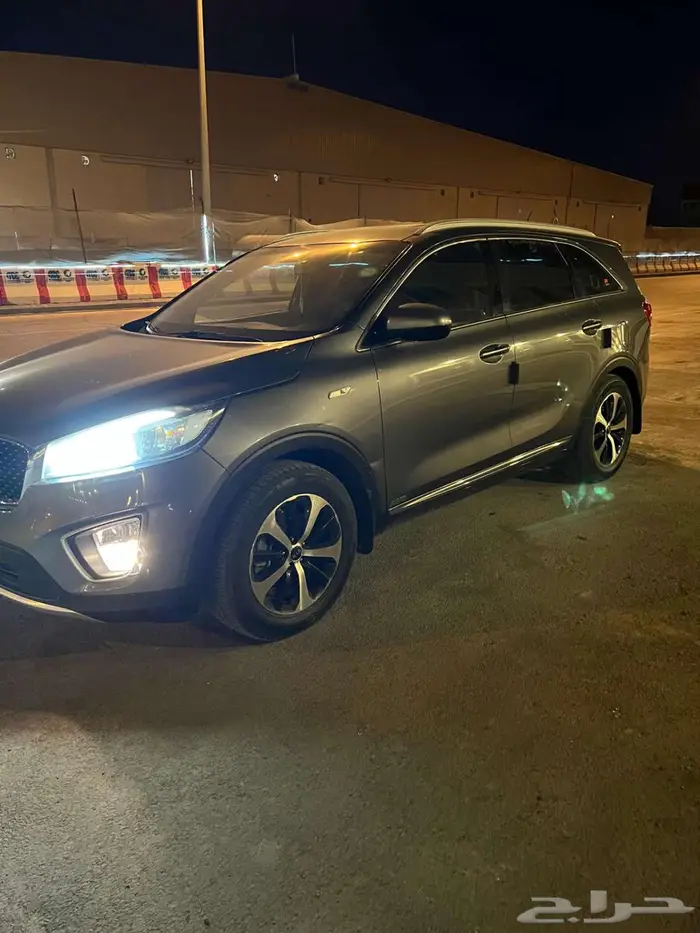 كيا سورينتو 2017 للبيع بنزين محرك 2500 CC نظيفة جدا جدا 7