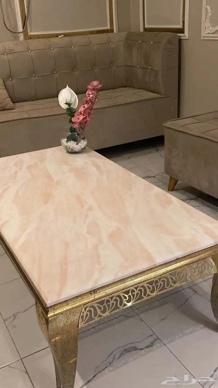 كنبه وي طاولات 0