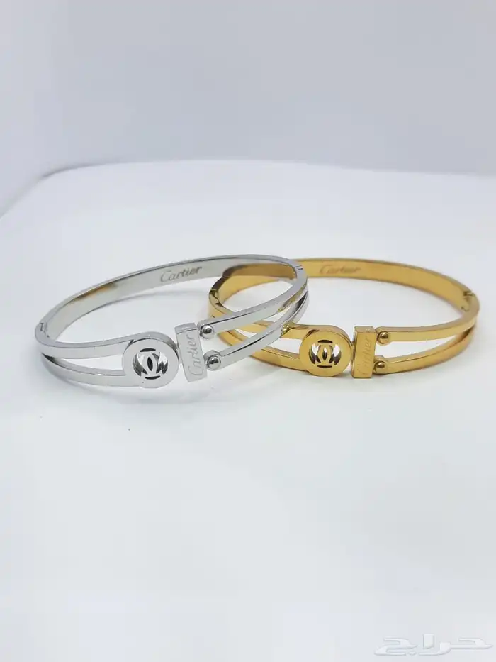 اساور وخواتم وسلاسل مميزة LV وكارتير مع الملحقات ويوجد توصيل 26