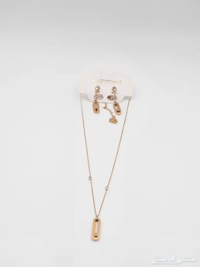 اساور وخواتم وسلاسل مميزة LV وكارتير مع الملحقات ويوجد توصيل 57