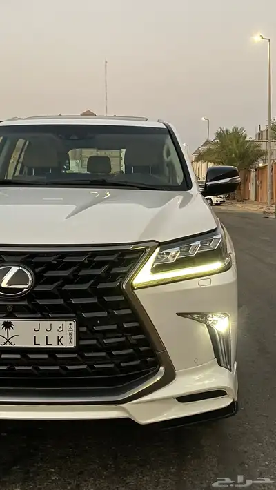 تصوير محترف للسيارات لغرض البيع في الخبر 52