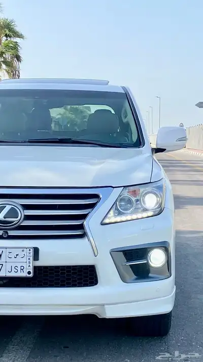 تصوير محترف للسيارات لغرض البيع في الخبر 12
