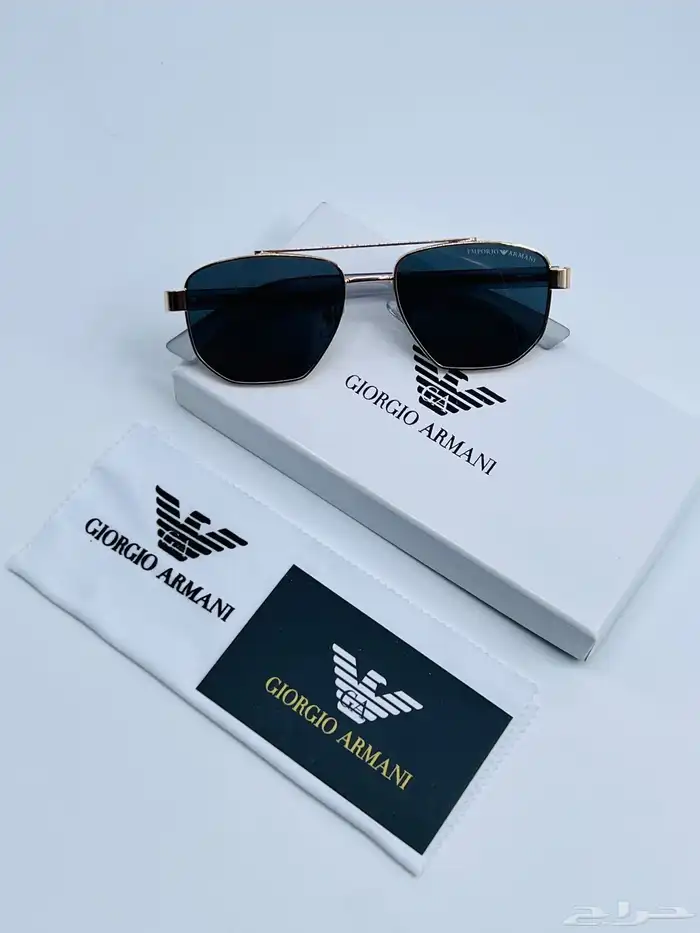 نظارات شمسية من ماركة ارماني مع الملحقات 0