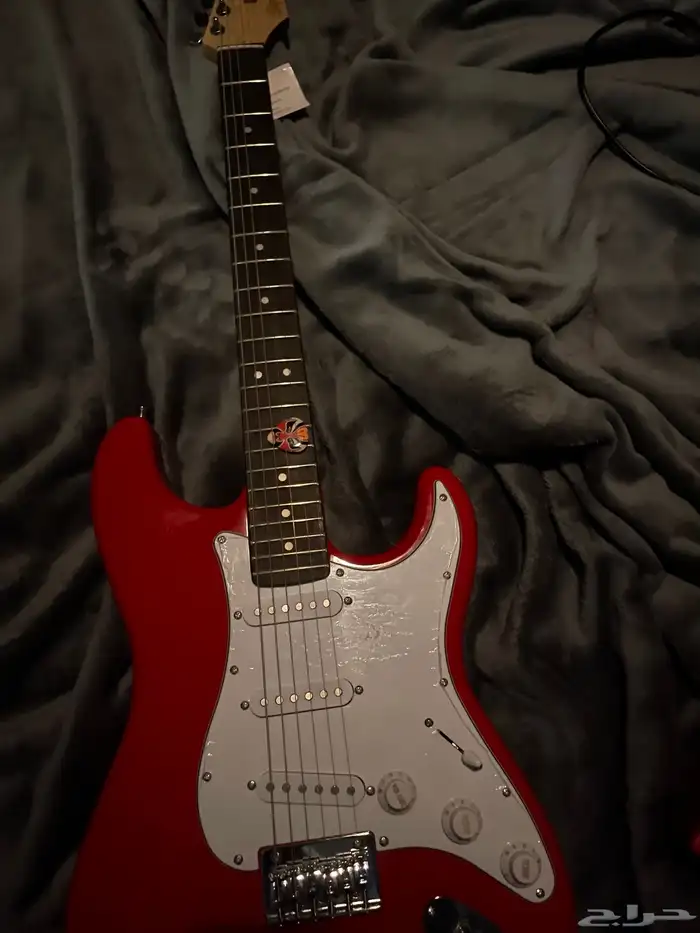 جيتار كهربائي فيندر electric guitar (fender strat) 0