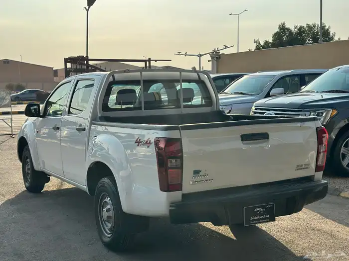 اسوزو ديماكس ديزل دبل 2018 وكاله متوفر عدد سيارتين 11