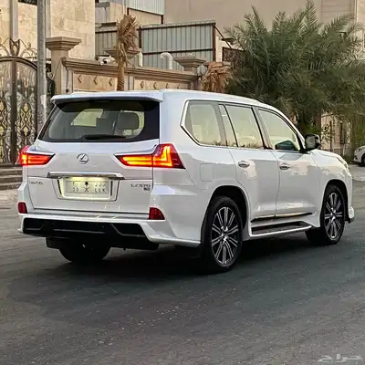 تصوير محترف للسيارات لغرض البيع في الخبر 53