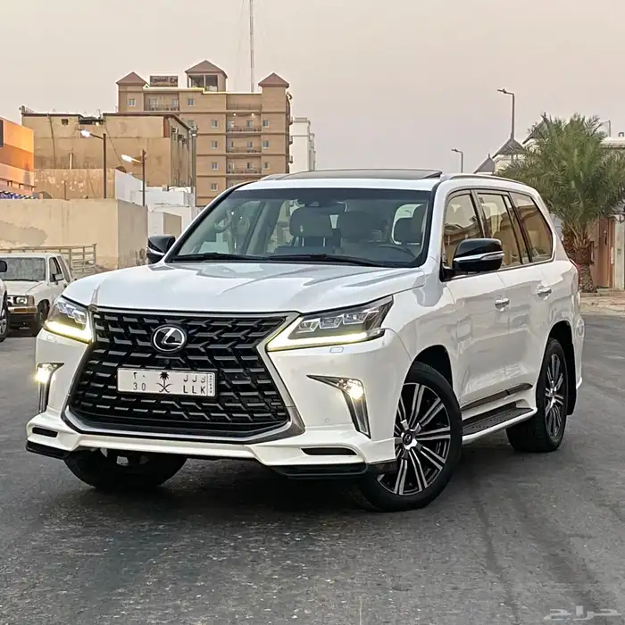 تصوير محترف للسيارات لغرض البيع في الخبر 46