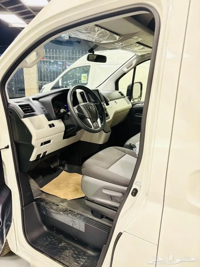 تويوتا باص هاي اس فان بضاعة جير اوتوماتيك ديزل موديل 2025 6