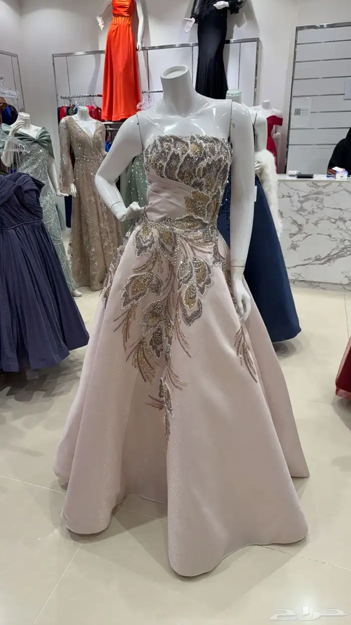 فستان راقي والبيع سمح وقابل للتفاوض 0