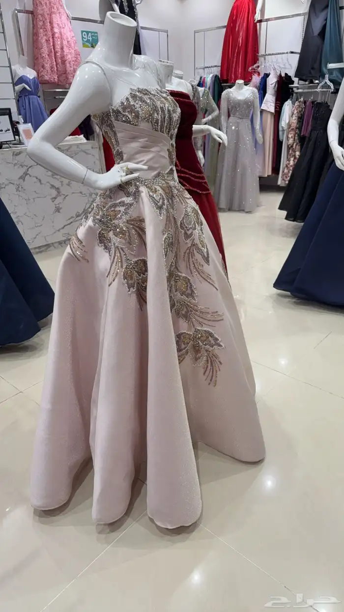 فستان راقي والبيع سمح وقابل للتفاوض 1
