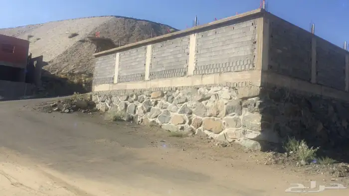 حوش للبيع خلف محطة المستقبل 1