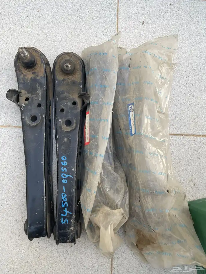 قطع سيارات قديمه   نيسان200L وكرسيدا 80والتيما 23