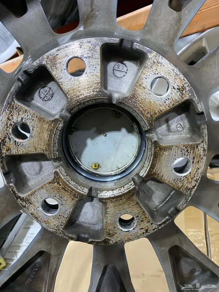 جنوط  نيسان بلاتينيوم موديل 2015 مقاس 20 اصلي وكاله 9