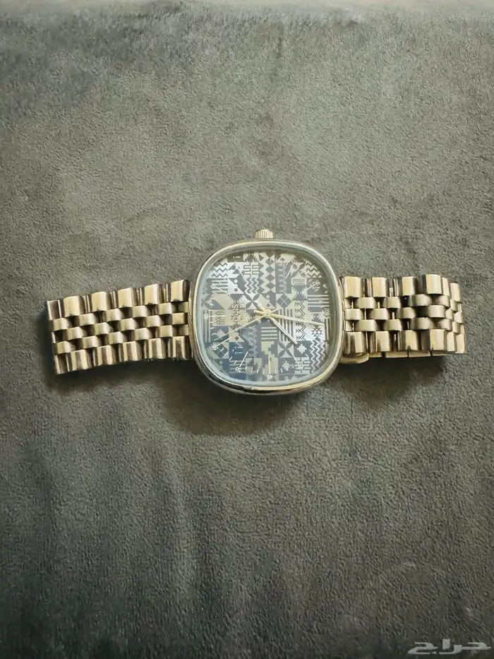 الساعه نظيفه للبيع استخدم شهرين 0