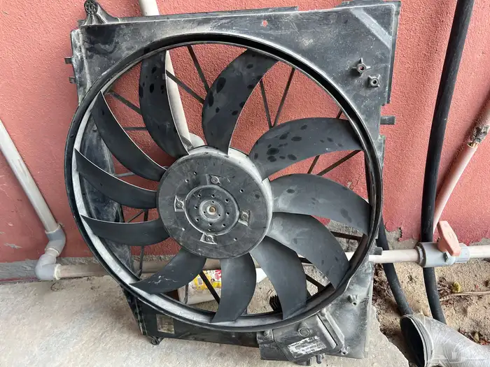 مرسيدس s500 2005(قطع غيار) 8