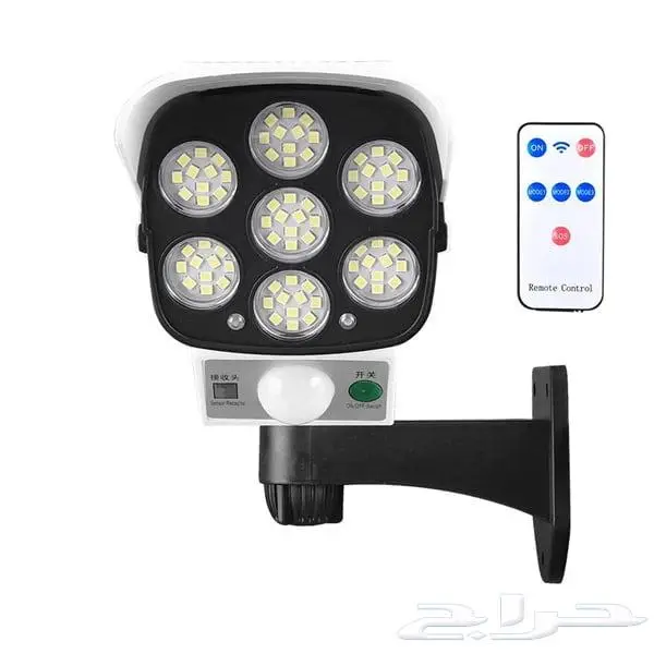 عرض 3 حبات من كشاف على شكل كاميرا مراقبه بالطاقه الشمسيه 1