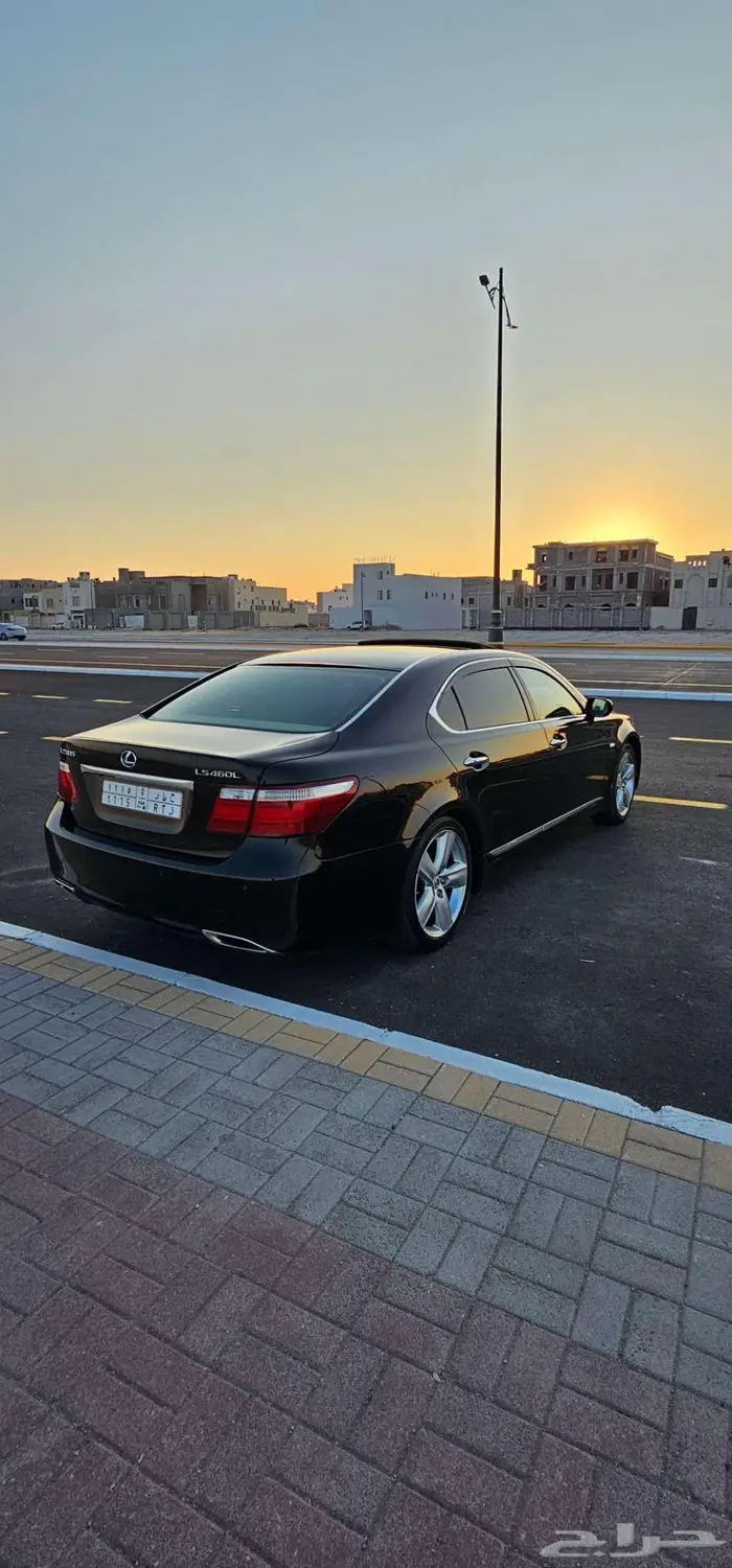 للبيع لكزس LS460L عبد اللطيف جميل 28