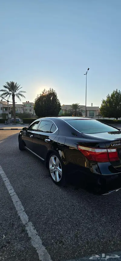 للبيع لكزس LS460L عبد اللطيف جميل 20