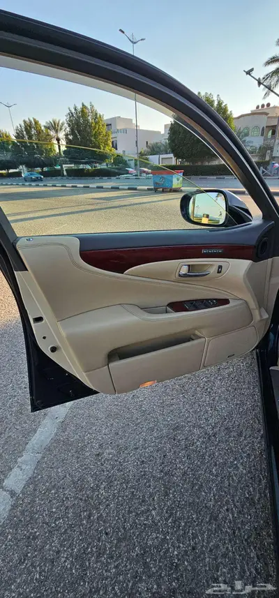 للبيع لكزس LS460L عبد اللطيف جميل 18