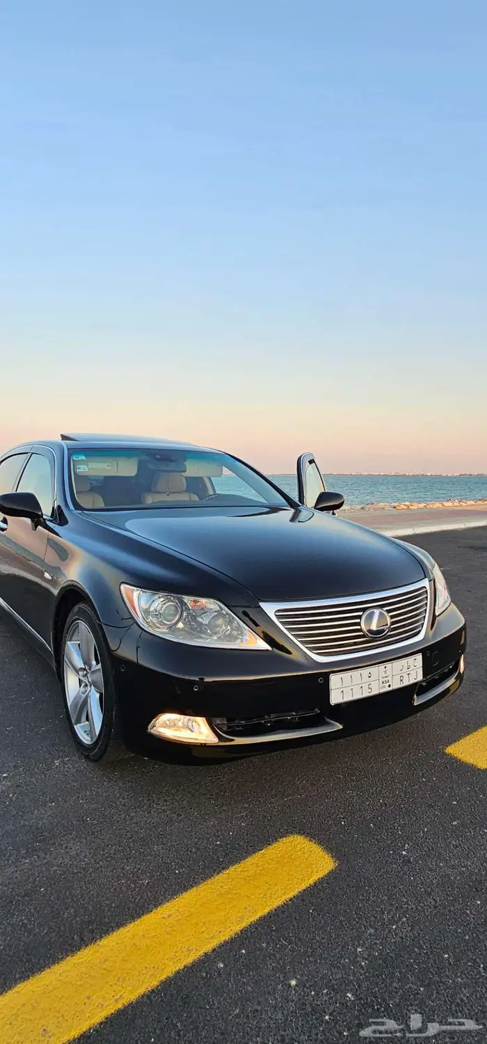 للبيع لكزس LS460L عبد اللطيف جميل 31