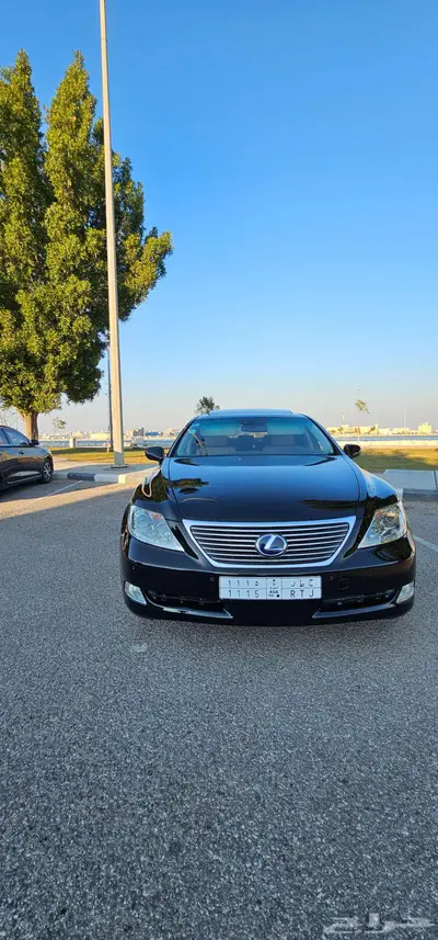 للبيع لكزس LS460L عبد اللطيف جميل 30