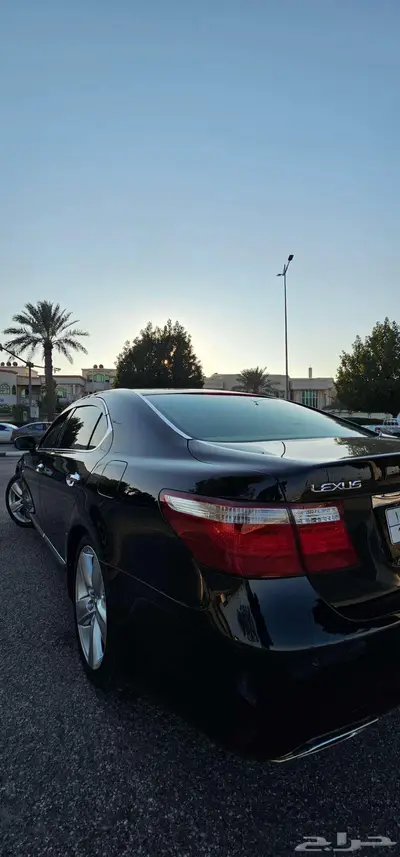 للبيع لكزس LS460L عبد اللطيف جميل 5