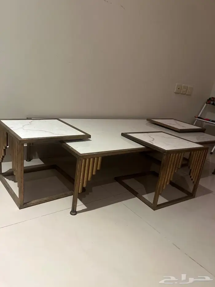 للبيع طوله ضيافه مع 3 طاولات خدمه 0