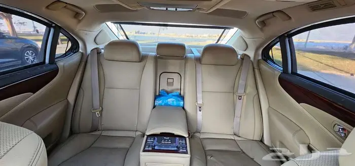 للبيع لكزس LS460L عبد اللطيف جميل 16