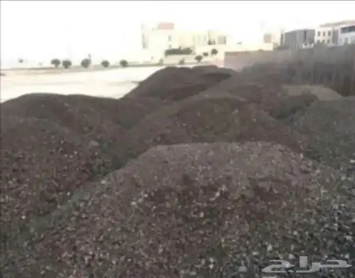 يوجد لدينا ازفلت مقشور رمل احمر صافاف تربه زراعية 0