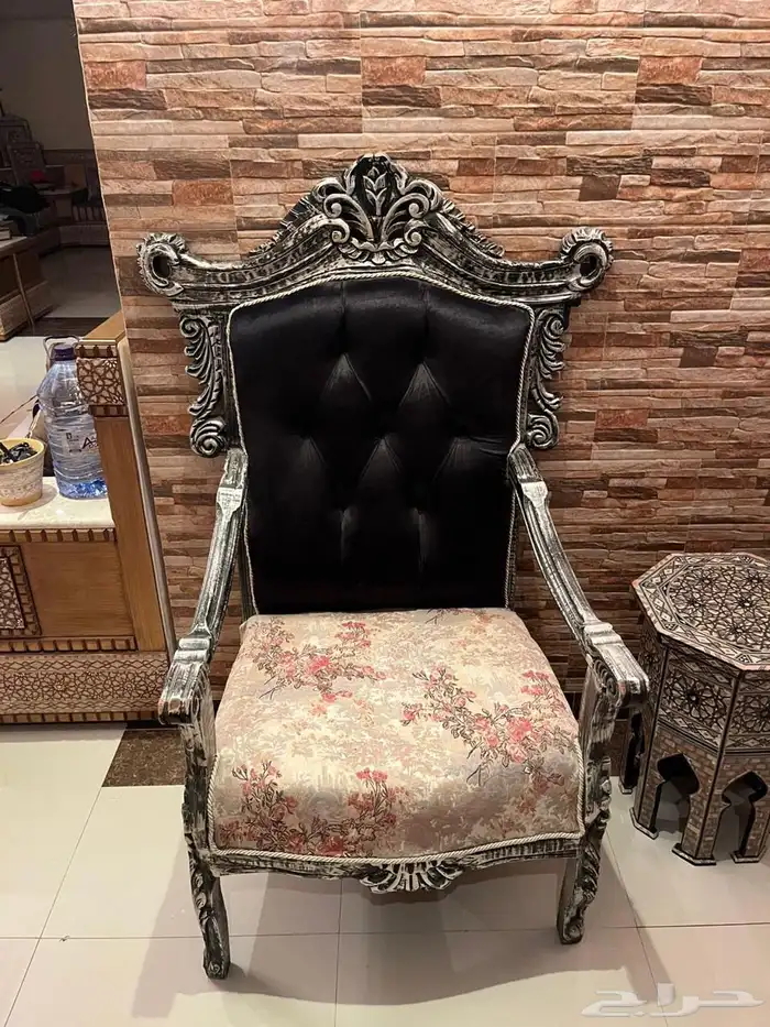 كراسي مع طاوله 1