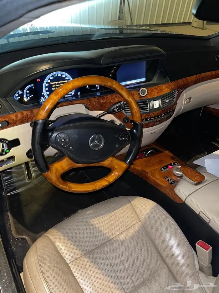 للبيع مرسيدس 600 اسود فل 2011 8