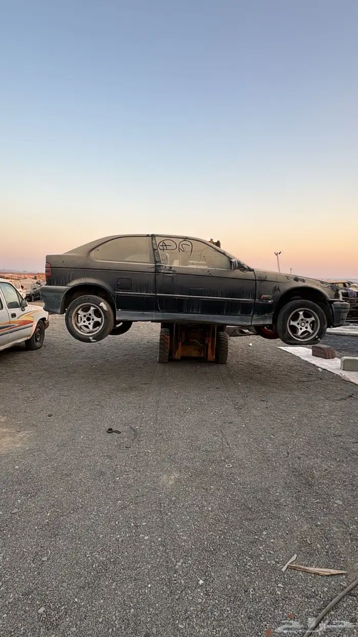 BMW e36 Compact قطع فقط 1