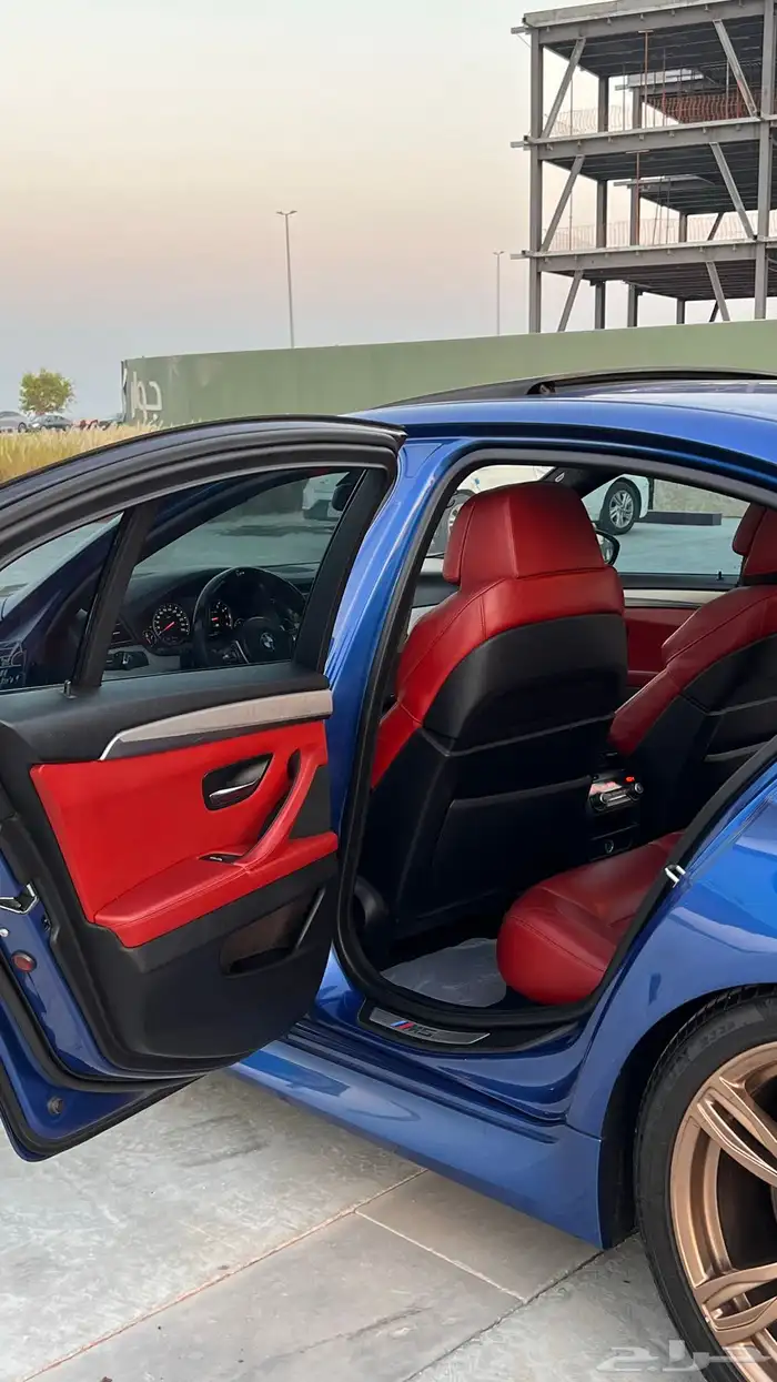 بي ام دبيلو M5 2013 ازرق 8