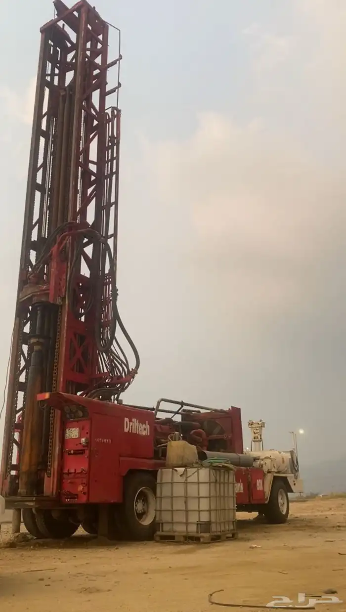 حفار آبار ارتوازية 0