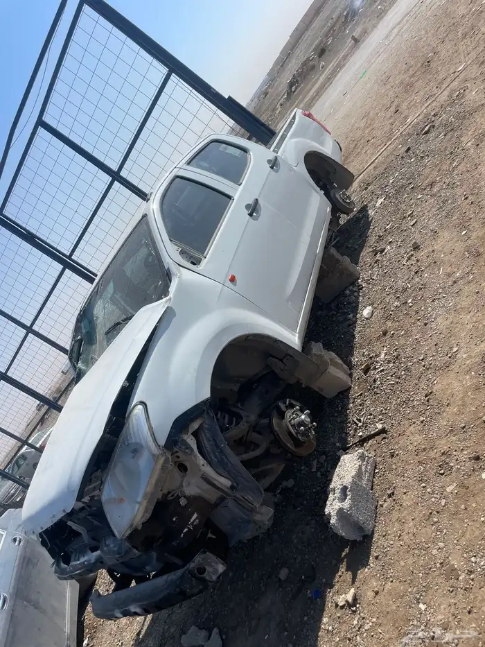 يوجد لدينا قطع غيار ايسوزو 0
