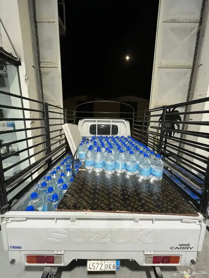 مندوب نقل داخل الرياض يوجد باص مغلق ويوجد بيك اب 6