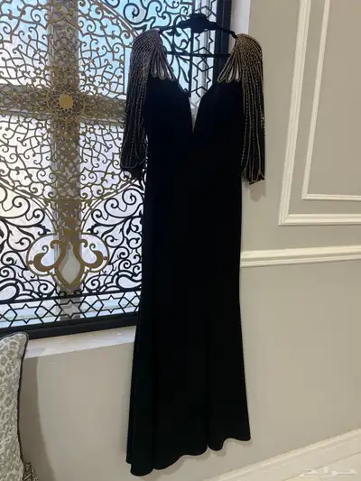 فستان أسود أنيق   استعمال نظيف   التوصيل متاح 0