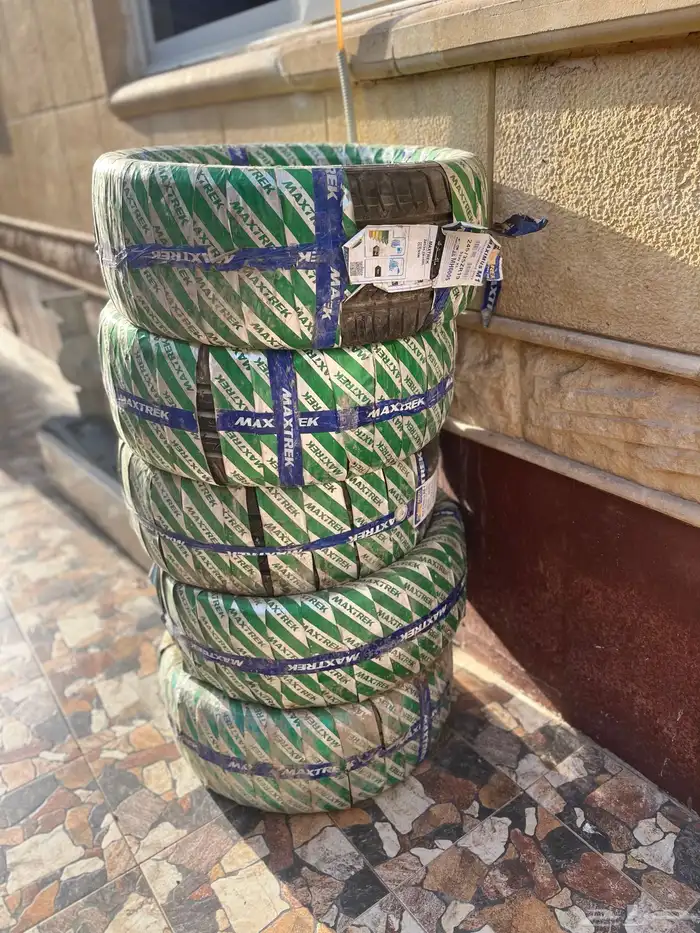 كفرات جديده 5 حبات مكسوس بقراطيسها للبيع 3
