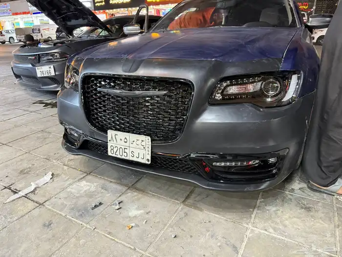 صدام امامي كلزلر شكل srtيركب من2011الى2023  srt chrysler 1