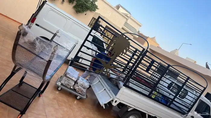 مندوب نقل بضائع يوجد سيارات كبيرة 8