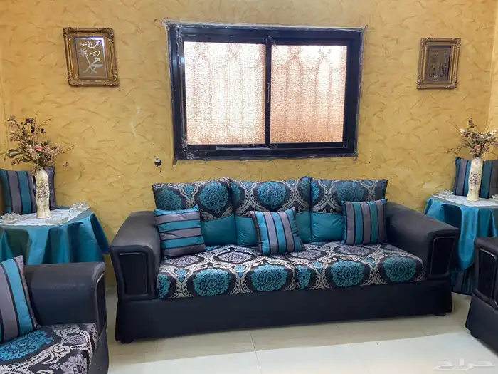 كنب بحالة جيدة جد ا 1