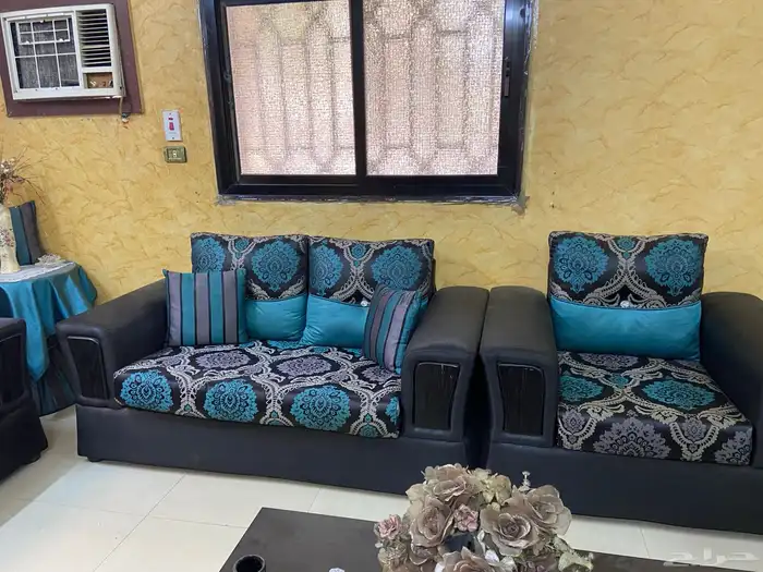 كنب بحالة جيدة جد ا 2