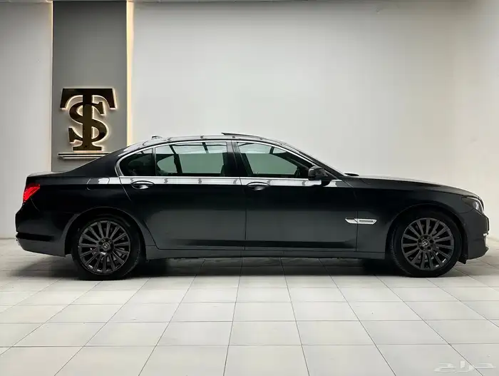 بي ام دبليو 2009 740Li 4