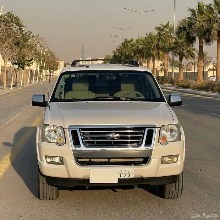 اكسبلورر V8 ليمتد 4X4 فل كامل ونظيف استخدام شخصي 4