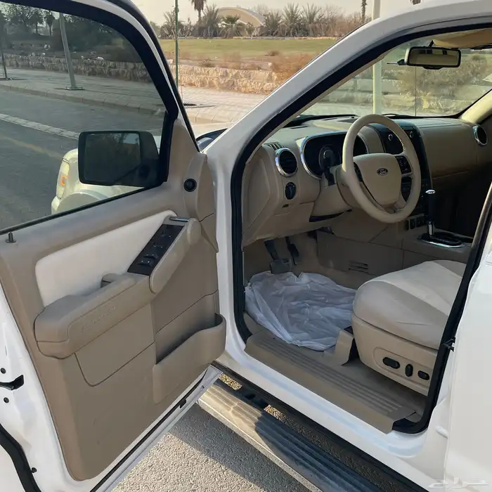 اكسبلورر V8 ليمتد 4X4 فل كامل ونظيف استخدام شخصي 10