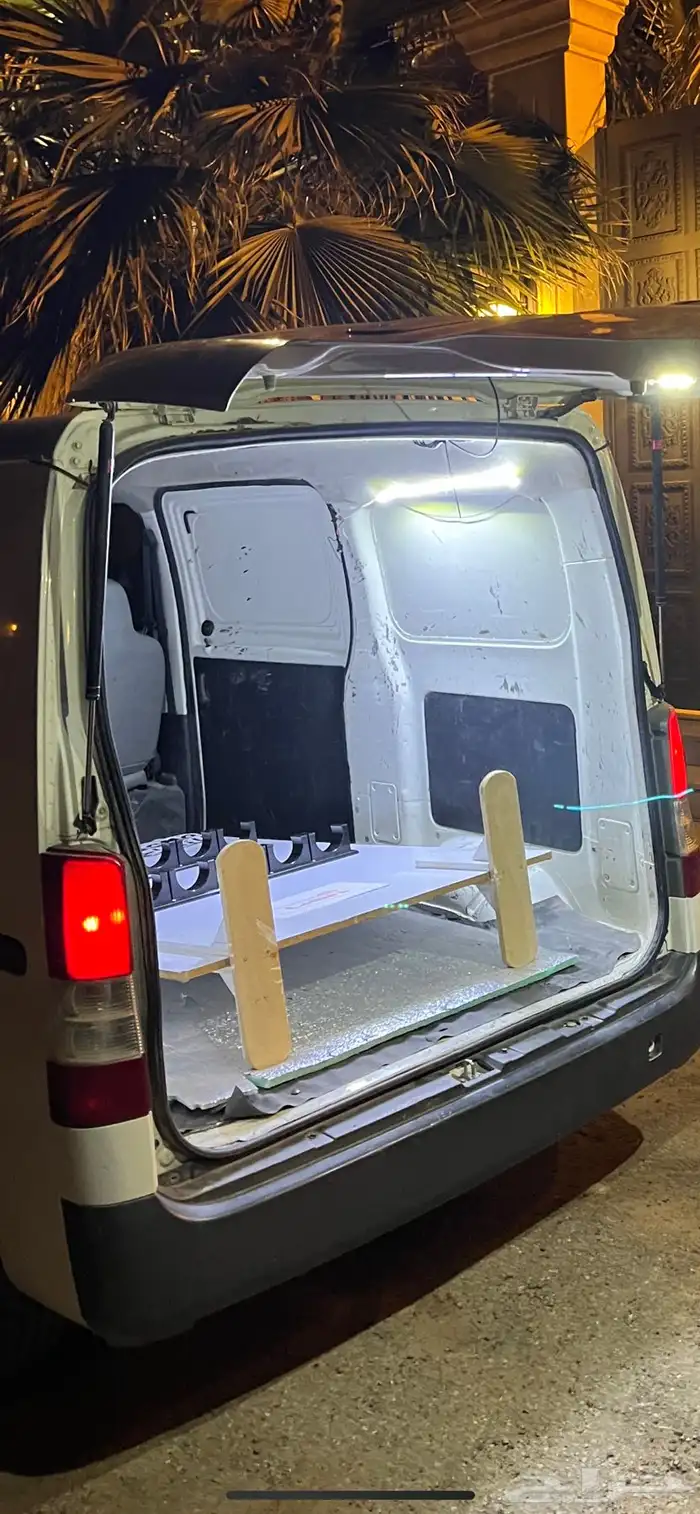 مندوب نقل داخل الرياض يوجد باص مغلق ويوجد بيك اب 3
