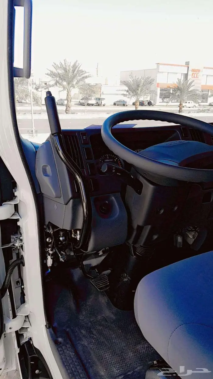 ايسوزو قلاب 5 طن 2024 10