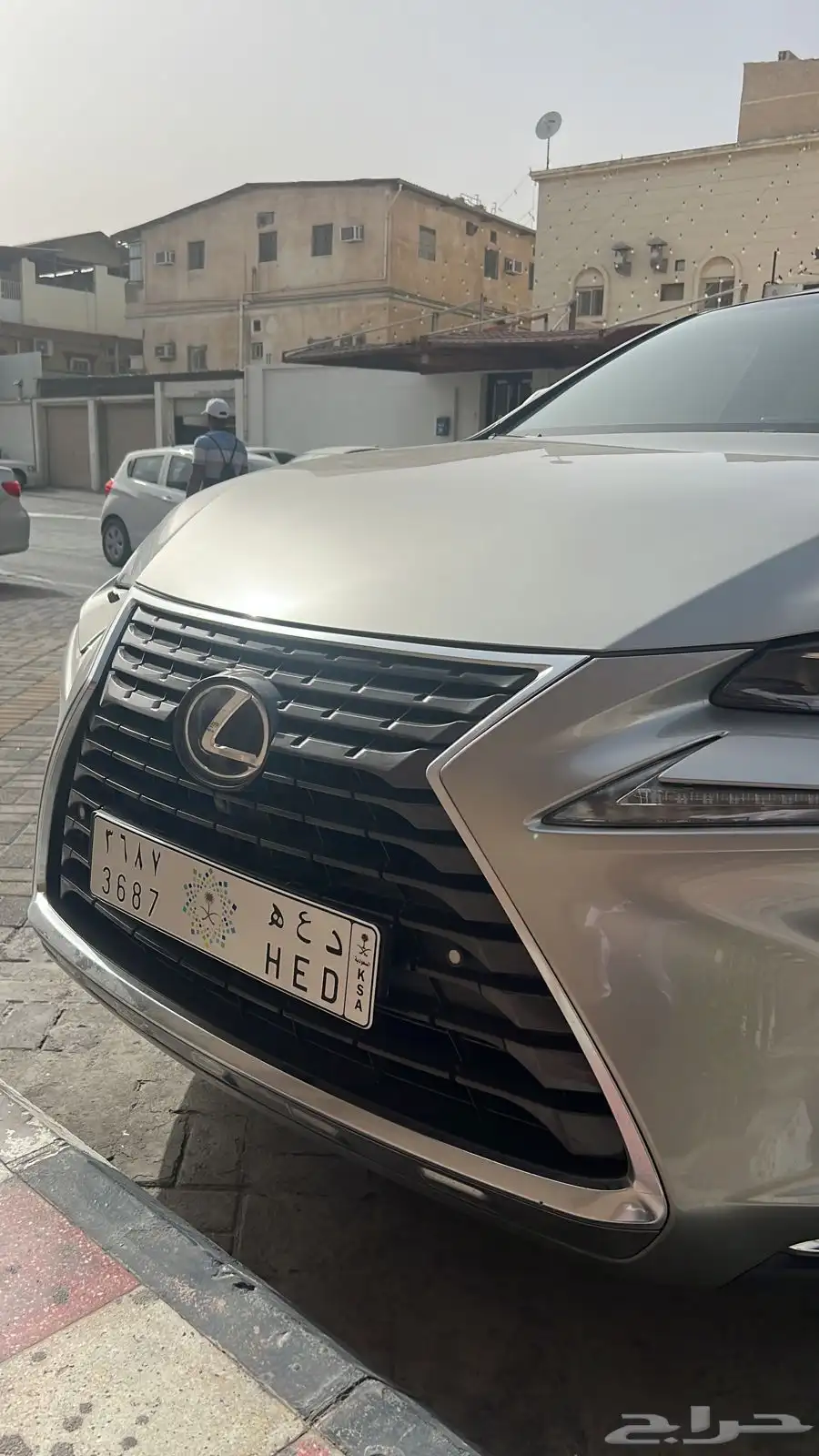 للبيع قاعده لوحه طويله ملكيه لأغلب السيارات 35
