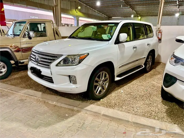 لكزس ((تم البيع))LX570 م2013 2